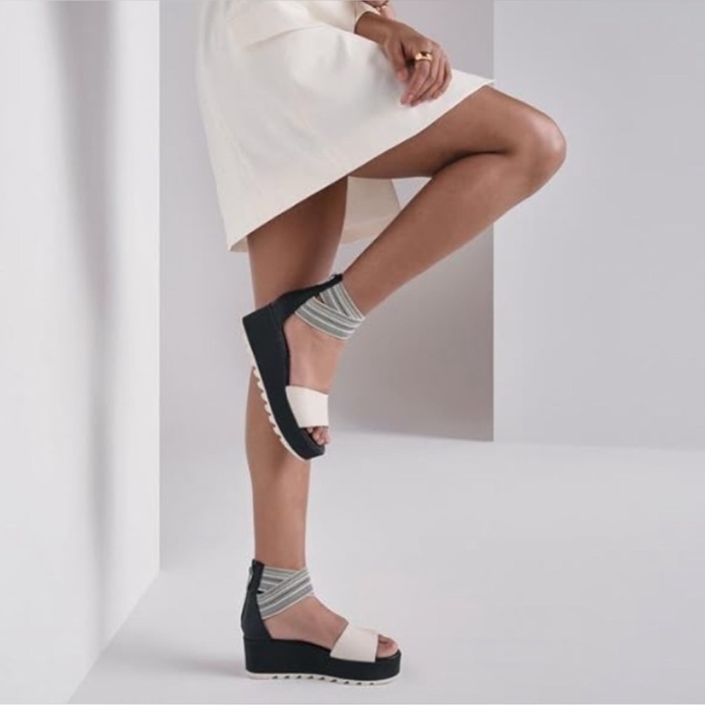 Sorel Black and White Wedges
